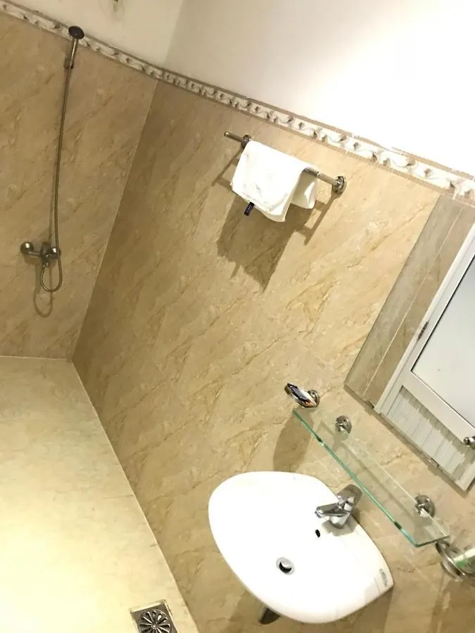 Salyna Motel Da Nang